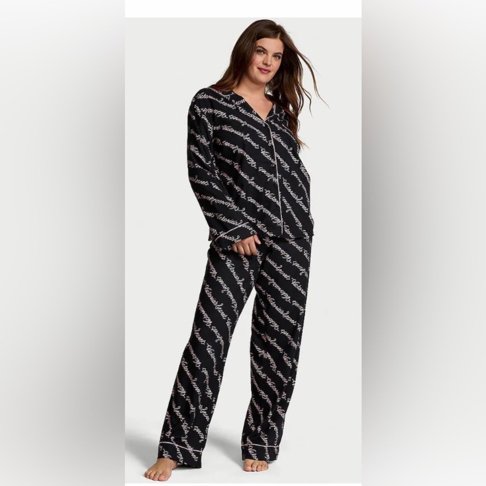 Victoria’s Secret Women's Black Pajama Set Size Large